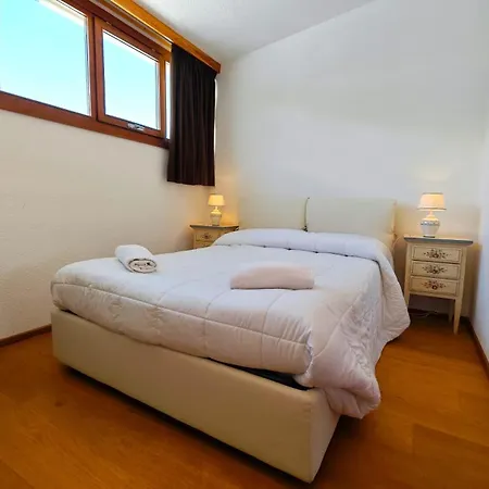 Hostdomus - Sansicario R20 Apartment *