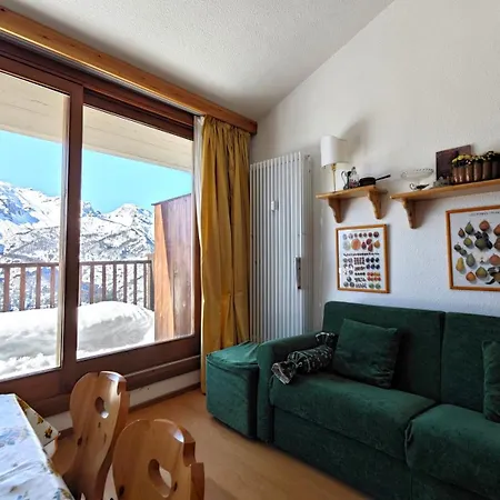 Hostdomus - Sansicario R20 Apartment *